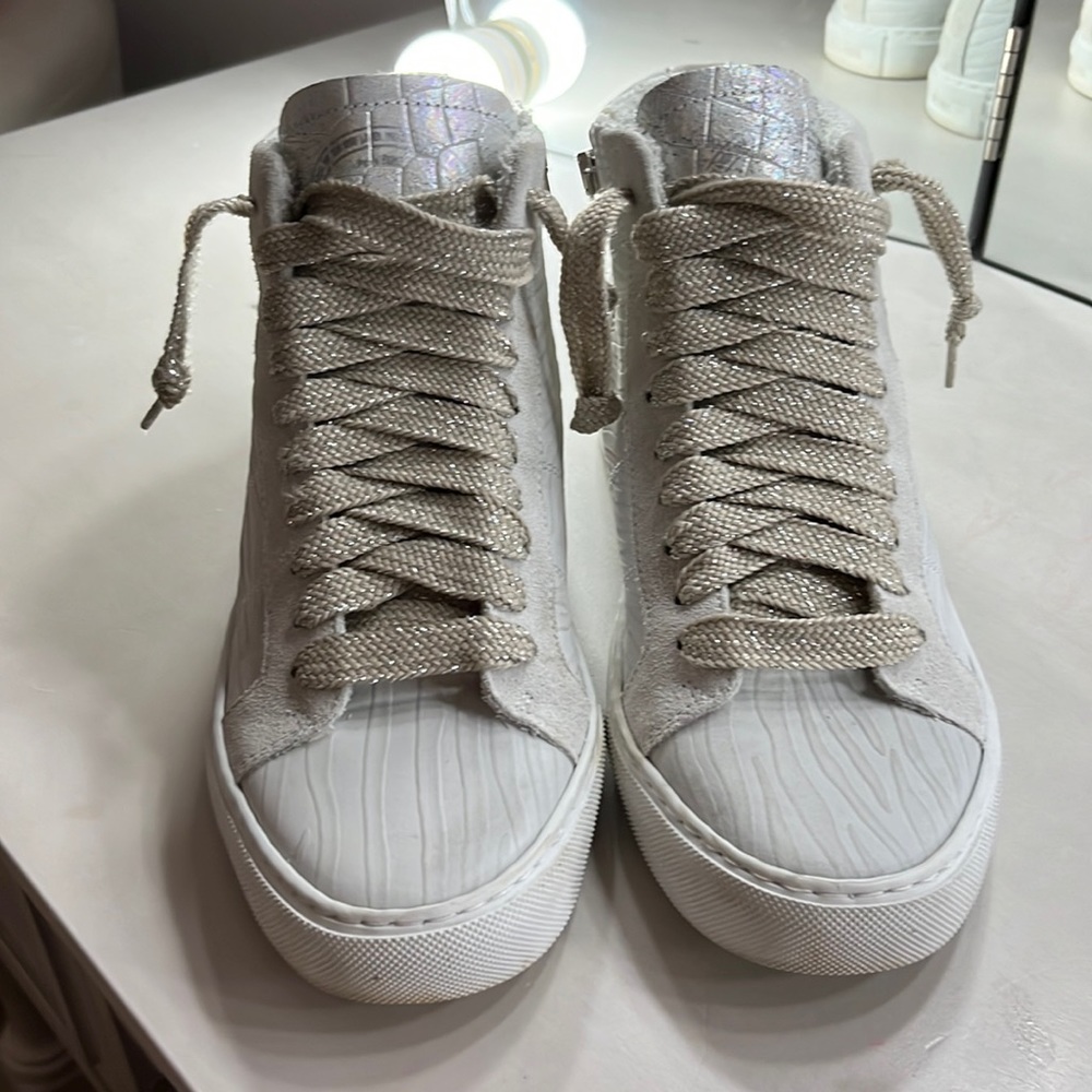 P448 Star High top sneaker in the style white zebra